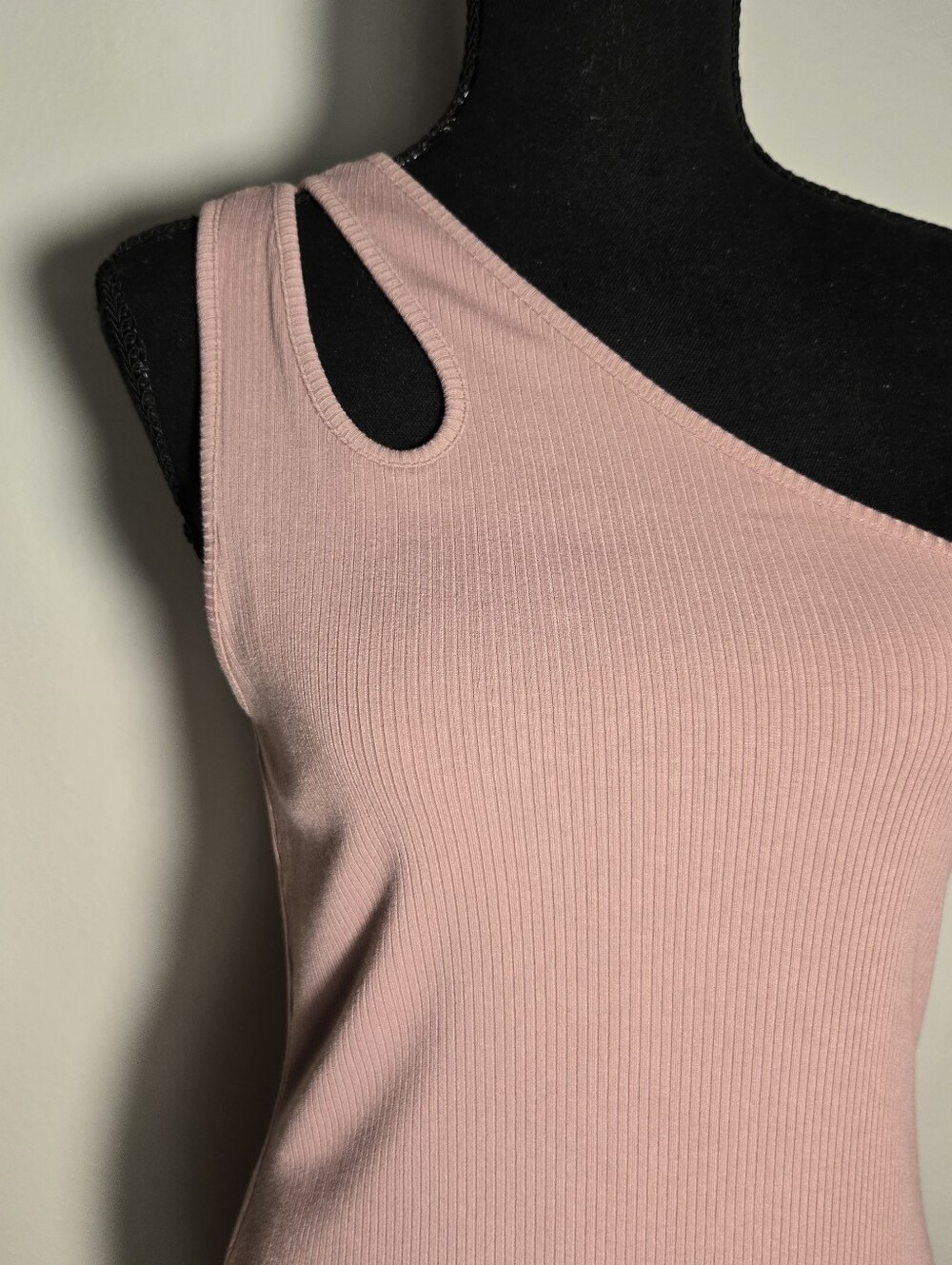 Elodie One-Shoulder Ribbed Bodycon Dress in Dusty Rose NWOT Size Large - Picture 6 of 7